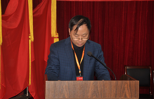 陈余国同志作报告